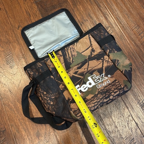 FedEx Ground Camo Brown and Black Insulated Bag - Picture 5 of 12